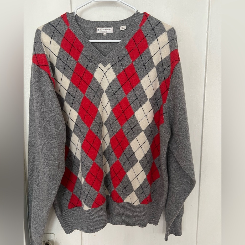 Peter Millar Men’s classic 100% cashmere sweater. SIZE XL. Excellent condition.